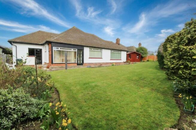 2 bed property, in Waterhale, £595,000