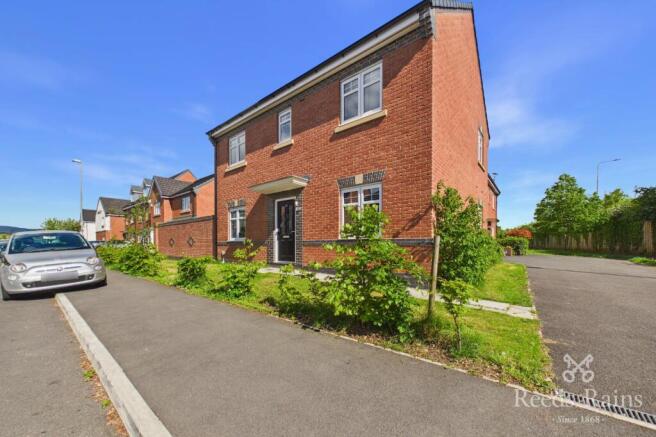 4 bed property, in Joe Lane, £350,000
