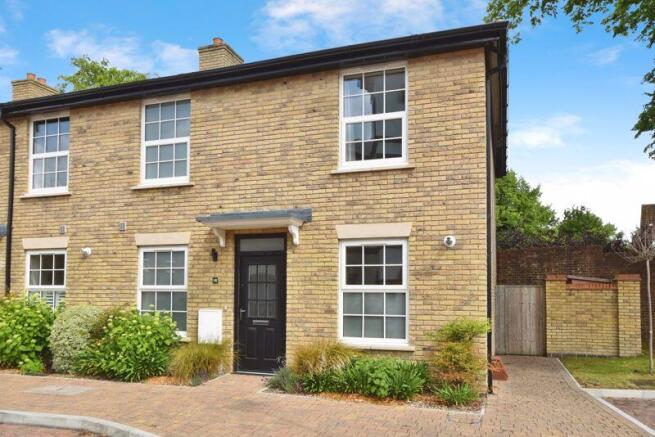 2 bed property, in Barker Close, £115,000
