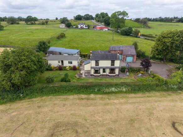 3 bed property, in Blakeley Lane, £750,000