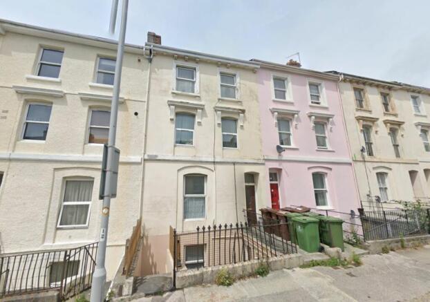 1 bed property, in GFF 256 North Road West, £50,000