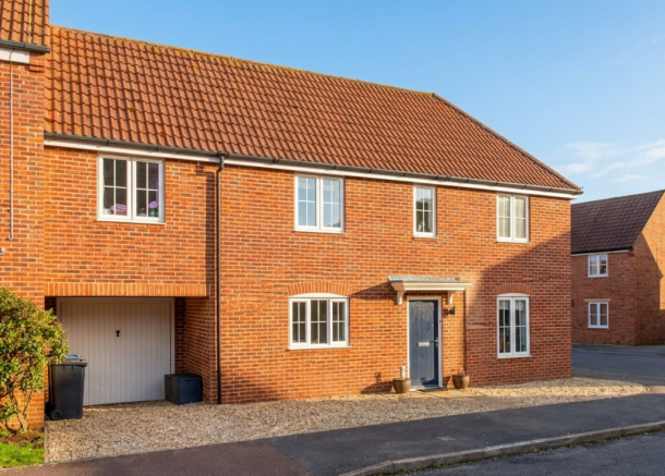 4 bed property, in Hosey Road, £375,000
