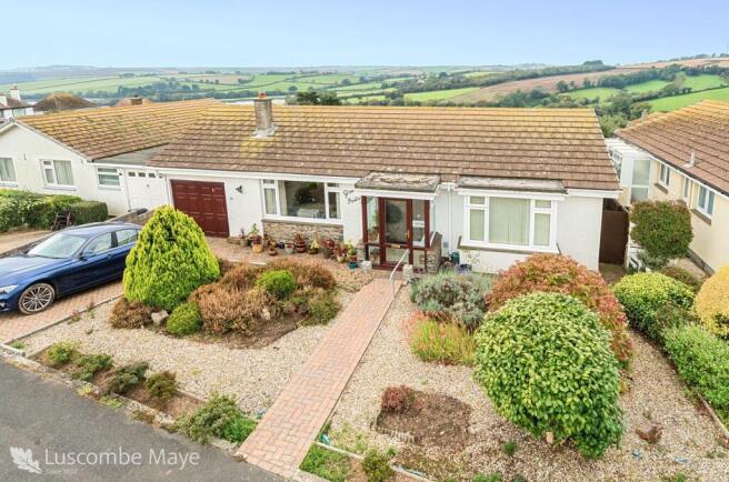 2 bed property, in Higher Warren Road, £470,000