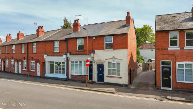 2 bed property, in Lower Queen Street, £240,000