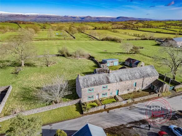 3 bed property, in Midtown Farm - Whole, £650,000