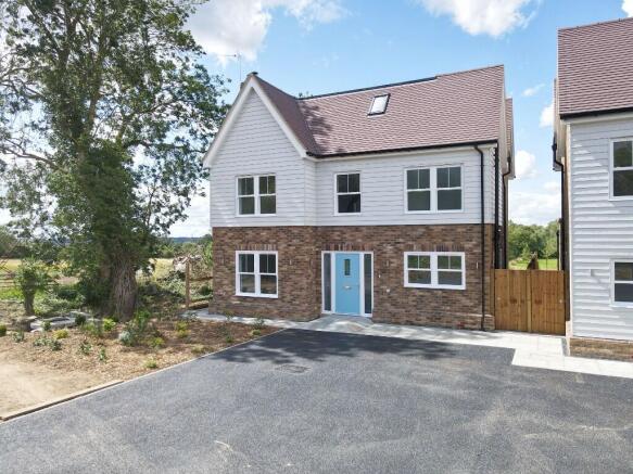 5 bed property, in The Oak, £1,200,000