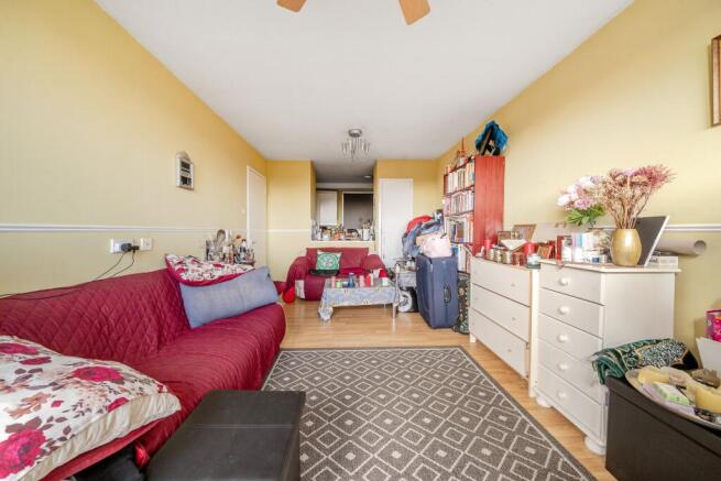 1 bed property, in Ashcroft Square, £200,000
