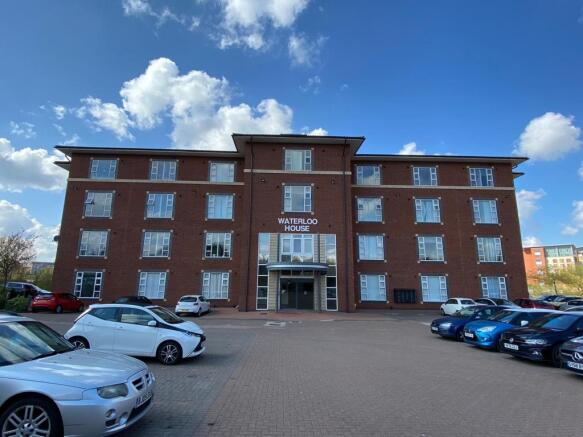 1 bed property, in Waterloo House, £70,000