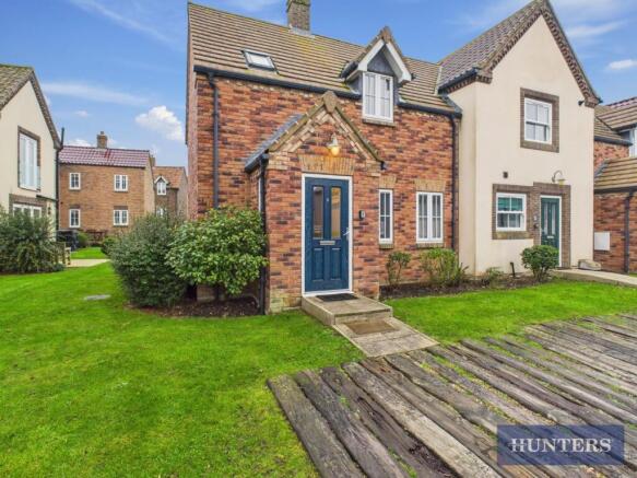 2 bed property, in Trinity Way, £135,000