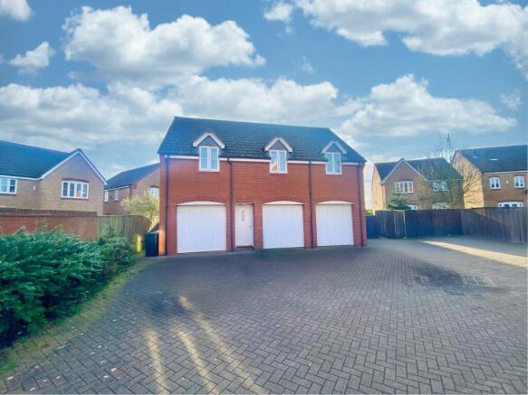 2 bed property, in Chequers Close, £160,000
