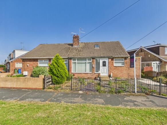 2 bed property, in England Road, £140,000