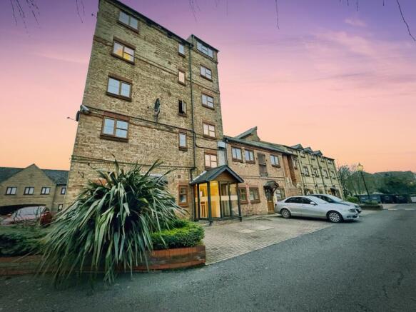 1 bed property, in Great Whyte, £58,000