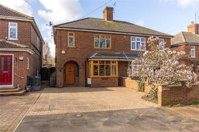 3 bed property, in Station Road, £399,995