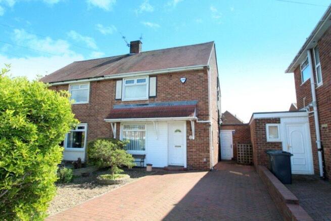 2 bed property, in Ennerdale Road, £190,000