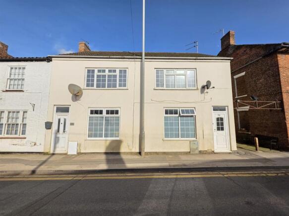 4 bed property, in High Street, £175,000