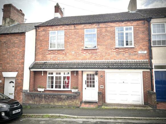 3 bed property, in 33 South Street, £225,000