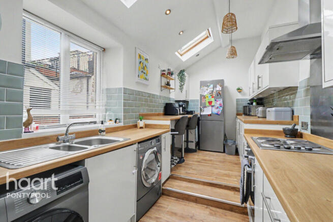2 bed property, in Cwmavon Road, £190,000