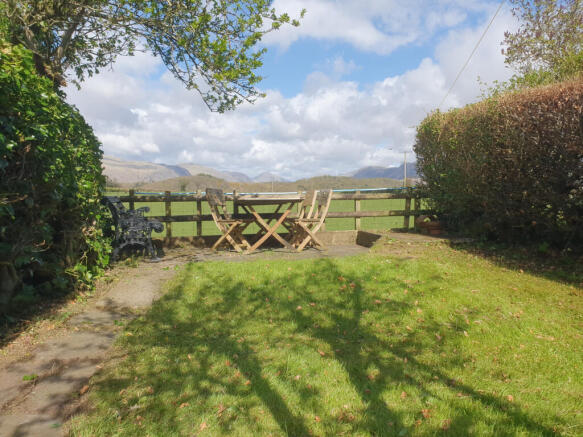 2 bed property, in 5 Santon Village, £215,000