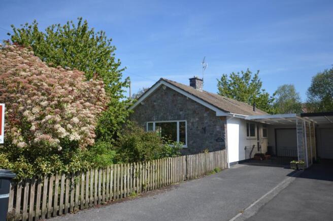 3 bed property, in Barrows Park, £375,000