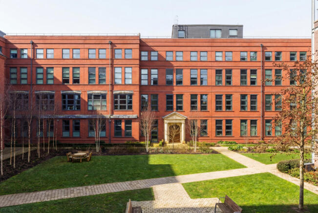 1 bed property, in Lombard Street, £250,000