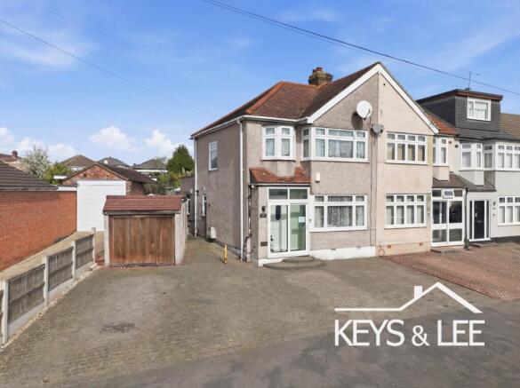 3 bed property, in The Drive, £500,000