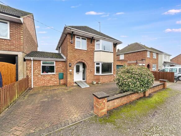 3 bed property, in Gipsy Lane, £399,995