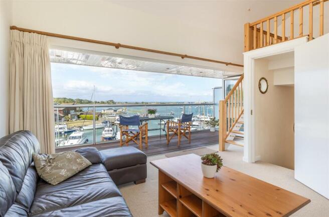 4 bed property, in Embankment Road, £585,000