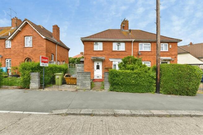 3 bed property, in Bideford Crescent, £250,000