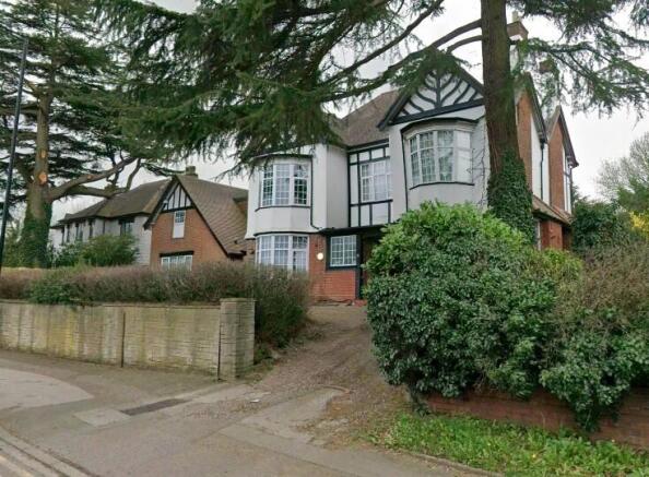 2 bed property, in Apartment 5, £130,000