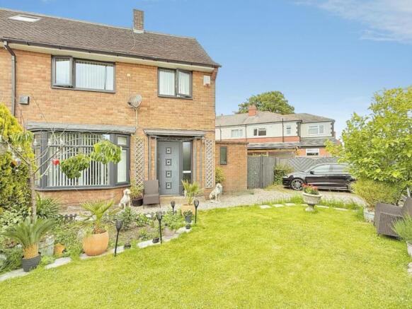 3 bed property, in Swinnow Lane, £240,000