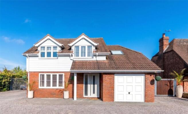 4 bed property, in Stonebridge Road, £735,000