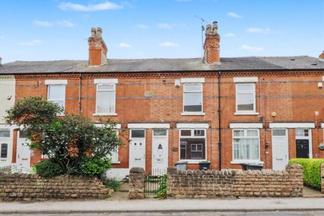 2 bed property, in St. Albans Road, £110,000