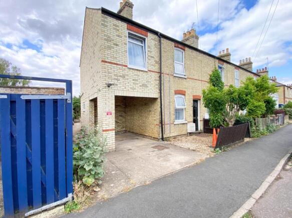 3 bed property, in Saffron Road, £375,000