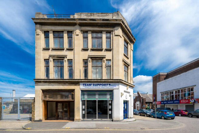 1 bed property, in Green Street, £125,000