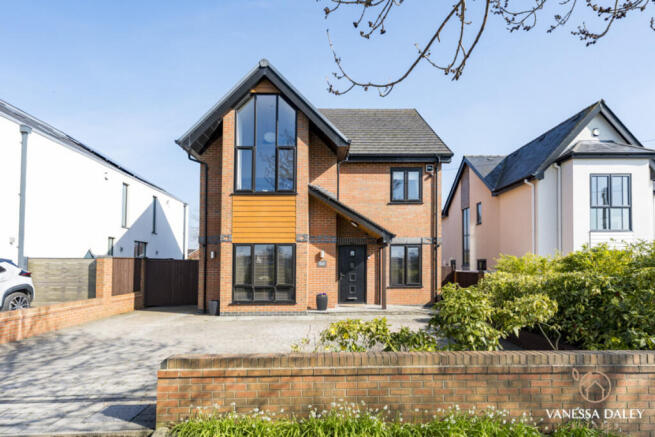 5 bed property, in Miller Lane, £725,000