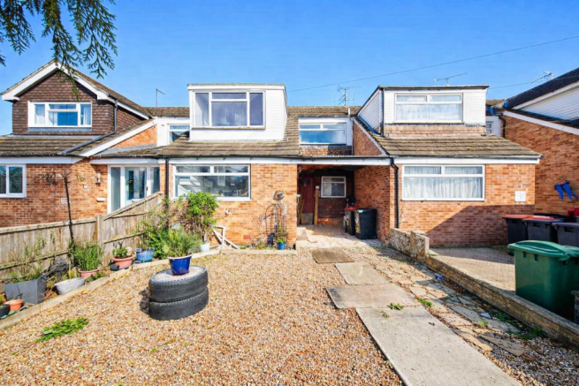 3 bed property, in Churchill Road, £325,000