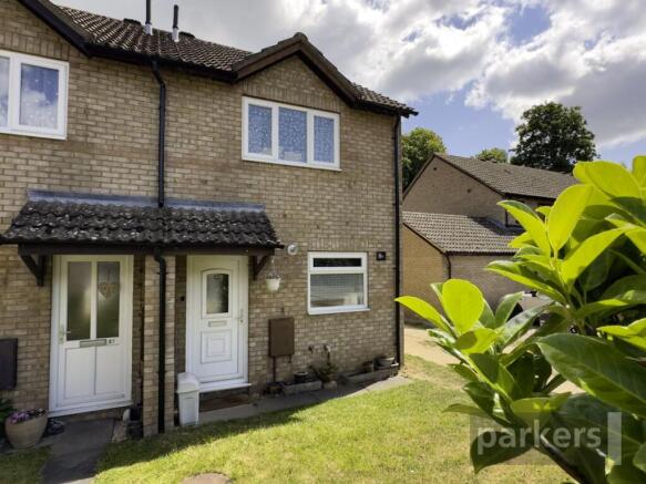 2 bed property, in Dovehouse Close, £280,000