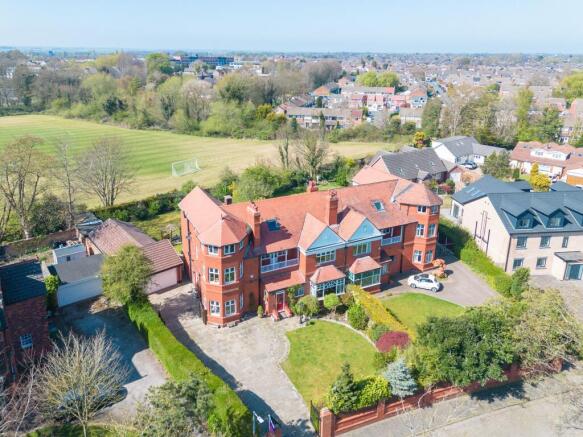 6 bed property, in Brook Road, £799,995