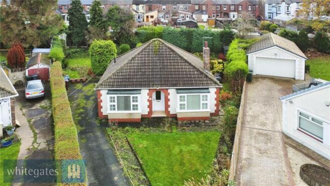 2 bed property, in Park Avenue, £240,000