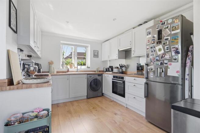 3 bed property, in Castell Close, £295,000