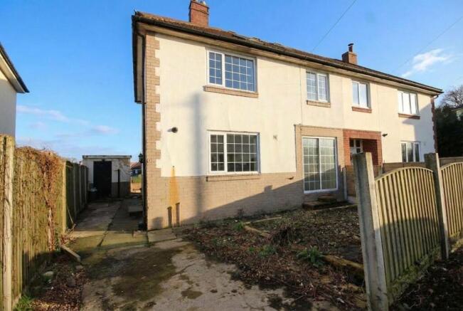 4 bed property, in The Hollings, £200,000