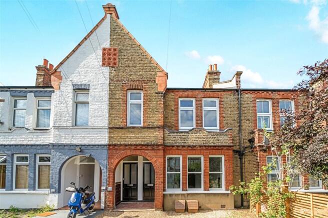 2 bed property, in Loxton Road, £525,000