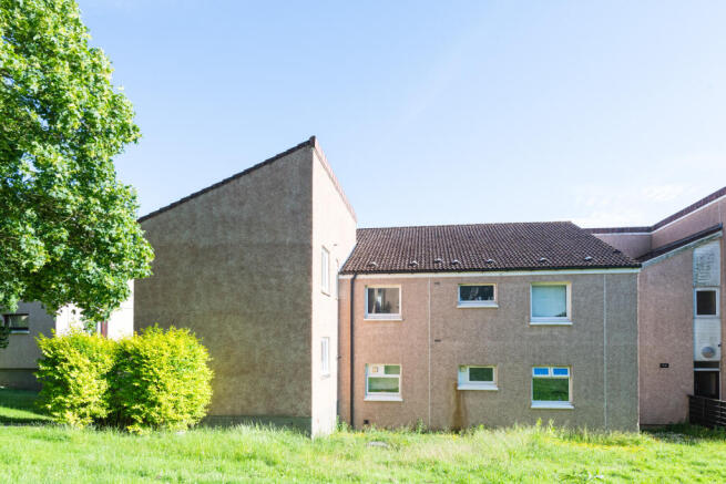 2 bed property, in Yarrow Terrace, £115,000