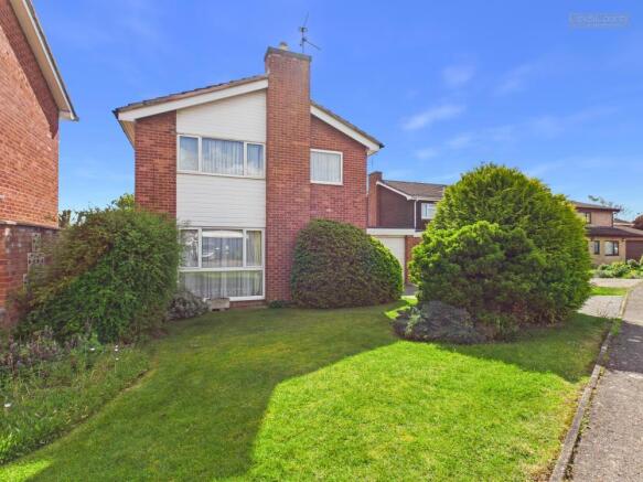 4 bed property, in Azalea Close, £375,000