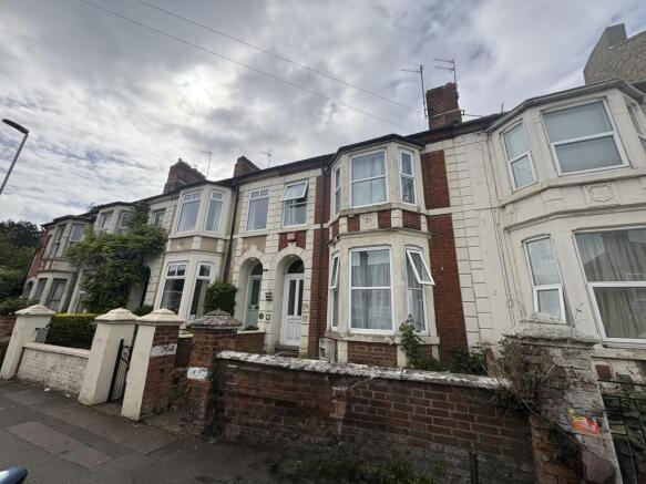 4 bed property, in Eastfield Road, £350,000