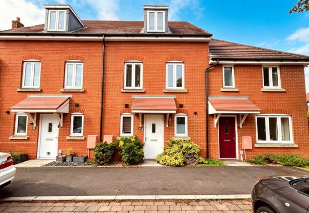 3 bed property, in Trinity Road, £270,000