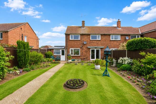 3 bed property, in Meadway, £525,000