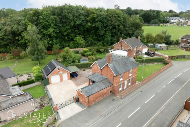 3 bed property, in Bodfari Road, £400,000