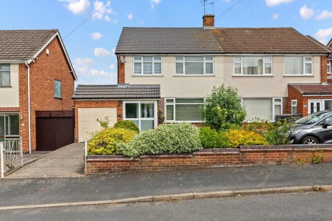 3 bed property, in Dunblane Drive, £375,000