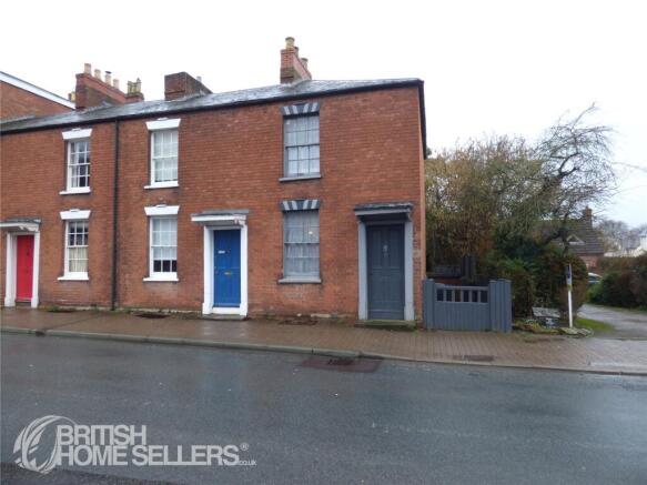 3 bed property, in The Southend, £230,000